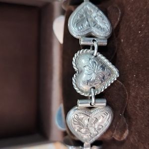 🔥 Host Pick🔥 ♥️ 😍 Sterling Silver Hearts Bracelet ♥️